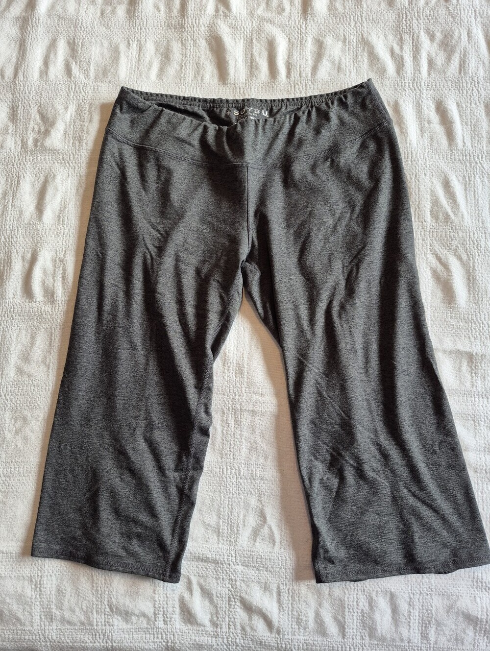Soybu women's Large Lotus Fit capri leggings gray, VGUC
